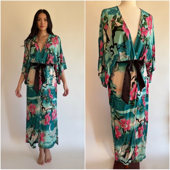 Other - Kimono Robe Asian Print Satin Tie Small Full Length Flowy Festival
